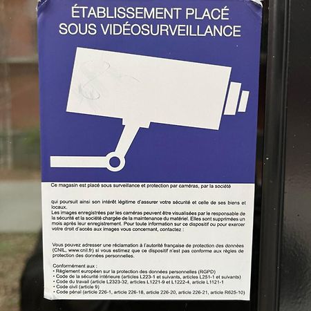 Le Vicomte Apartment Melun Bagian luar foto