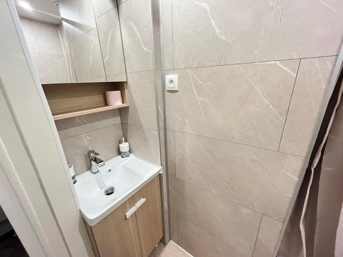 Le Vicomte Apartment Melun Bagian luar foto