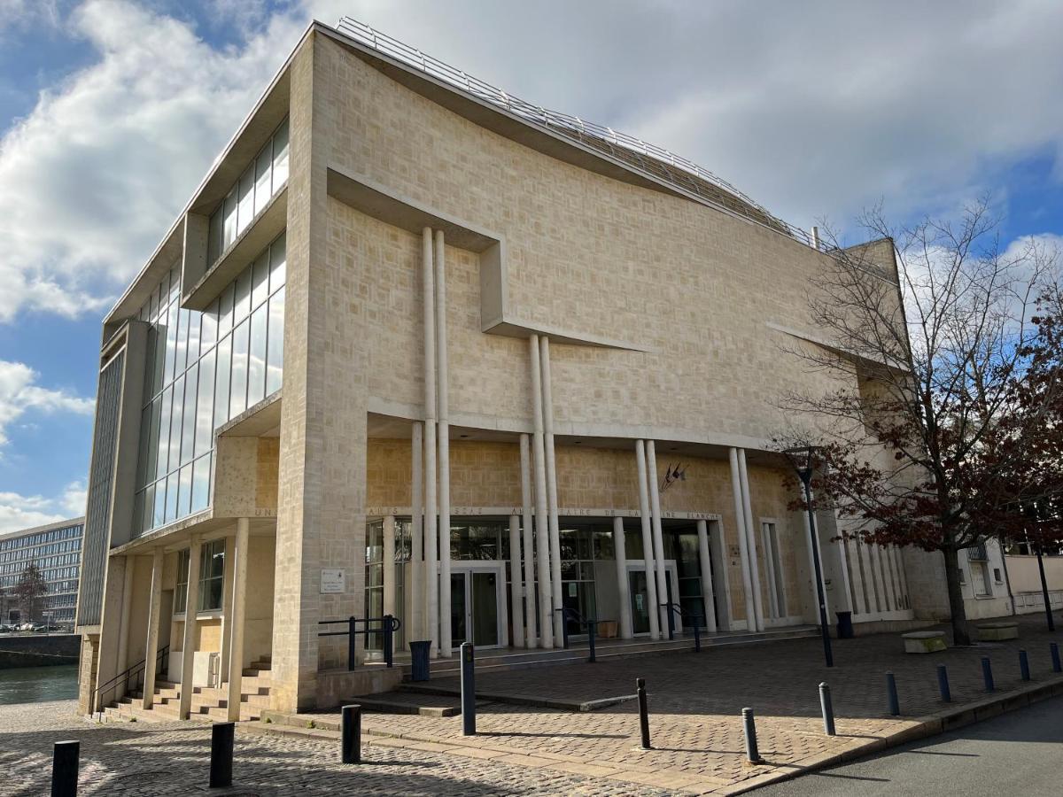 Le Vicomte Apartment Melun Bagian luar foto